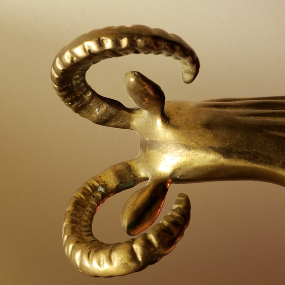 ❤ VINTAGE | Mid-century Brass Majestic Bearded Ibex Goat Ram - Picture 9 of 16